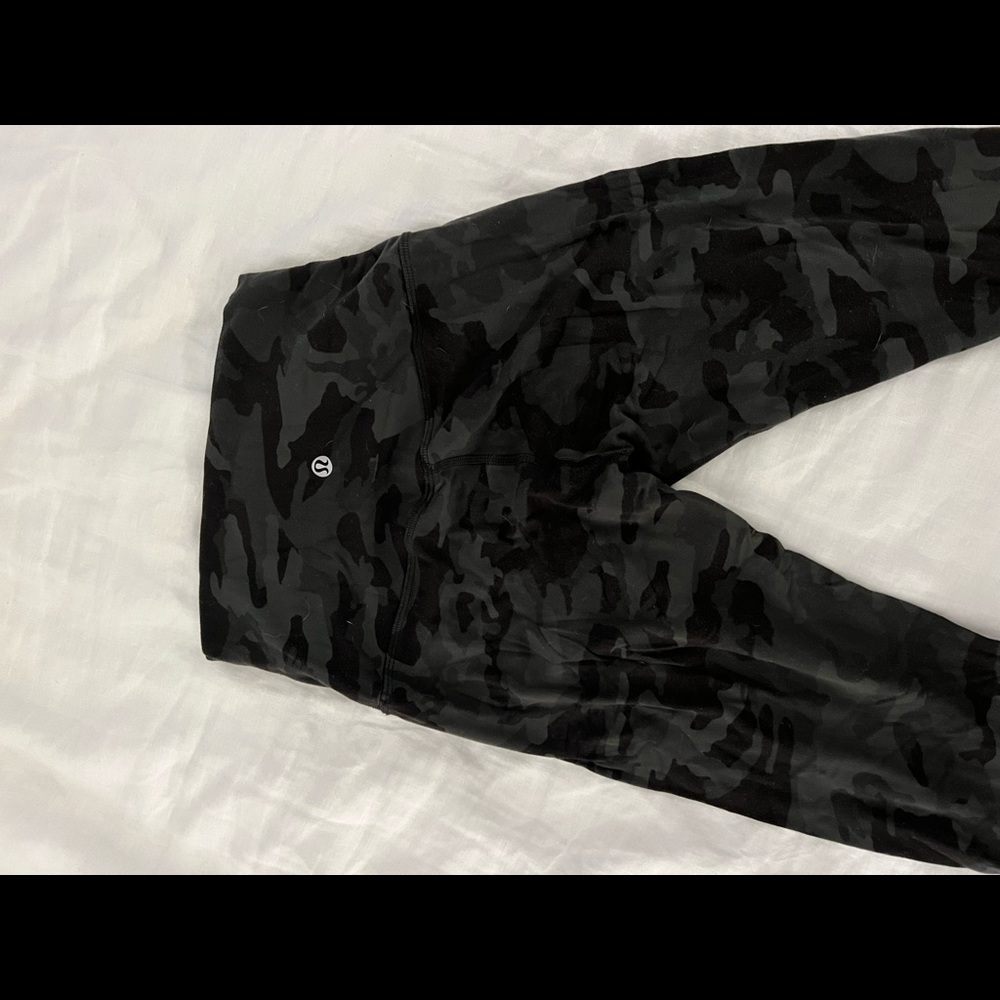 Lululemon Green Camo Align Leggings Size 2 💞 28 in length